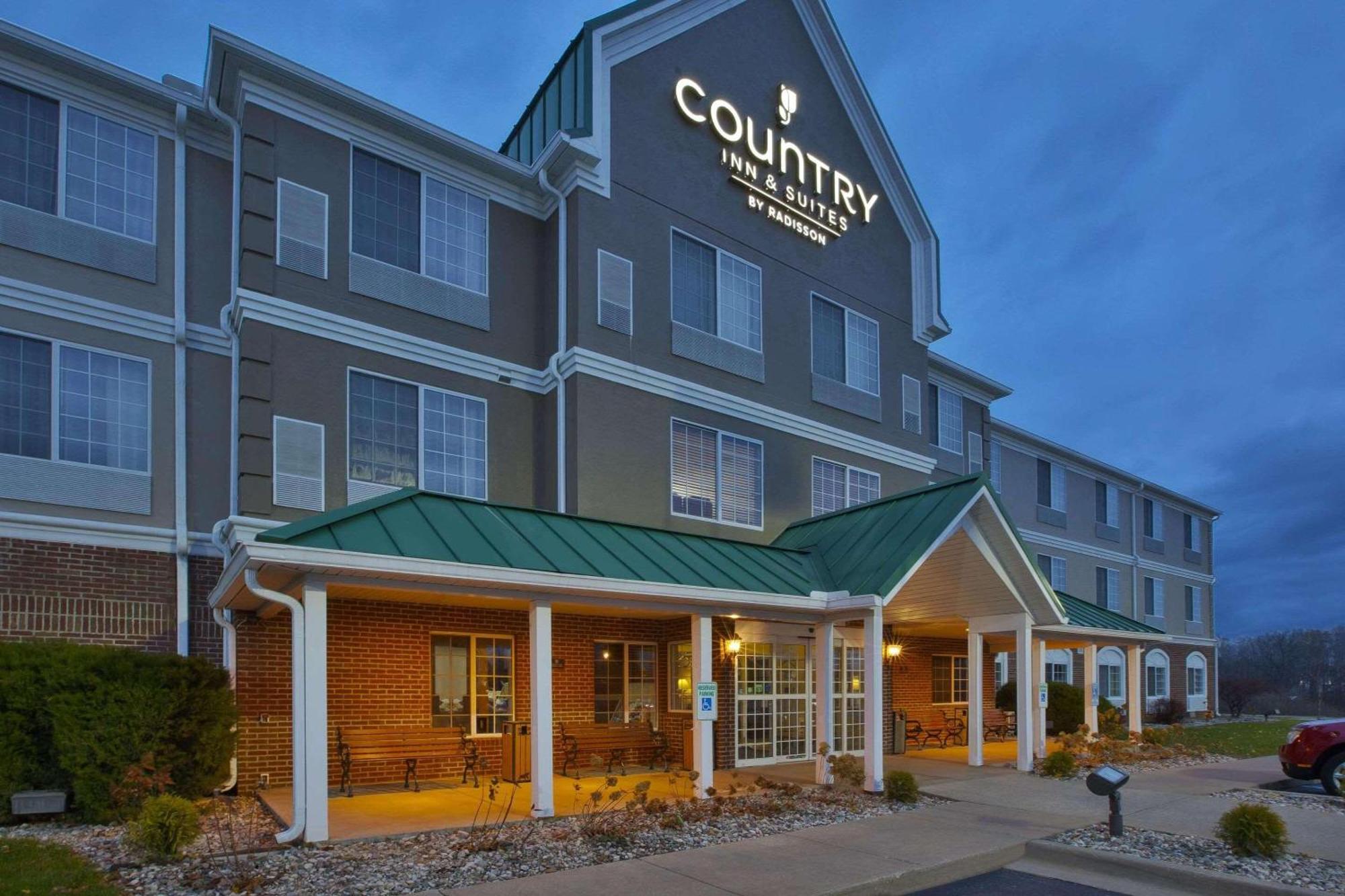 Country Inn & Suites By Radisson, Big Rapids, Mi מראה חיצוני תמונה