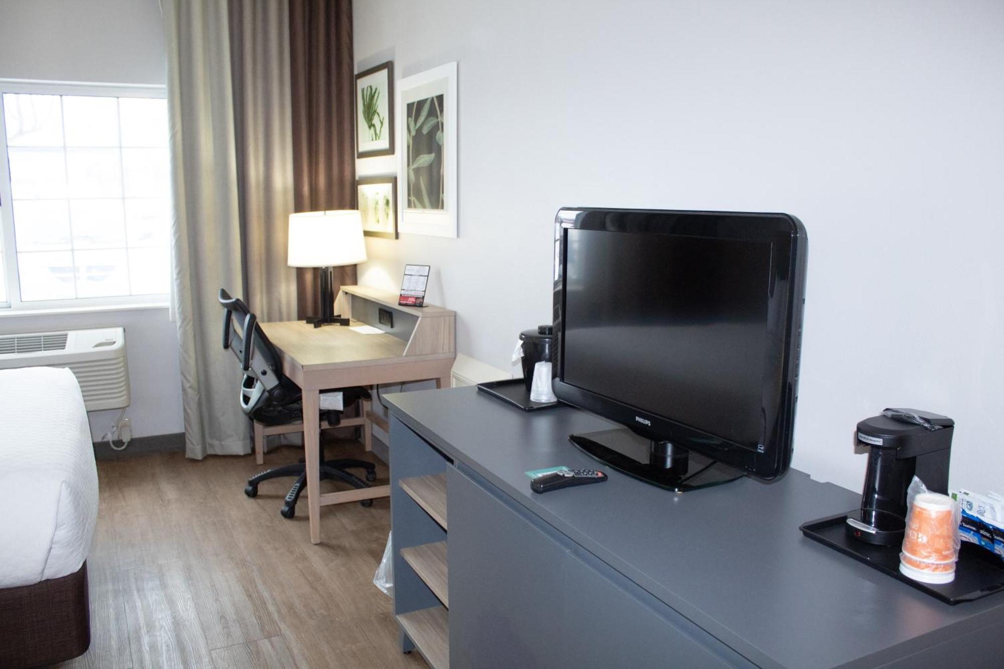 Country Inn & Suites By Radisson, Big Rapids, Mi מראה חיצוני תמונה
