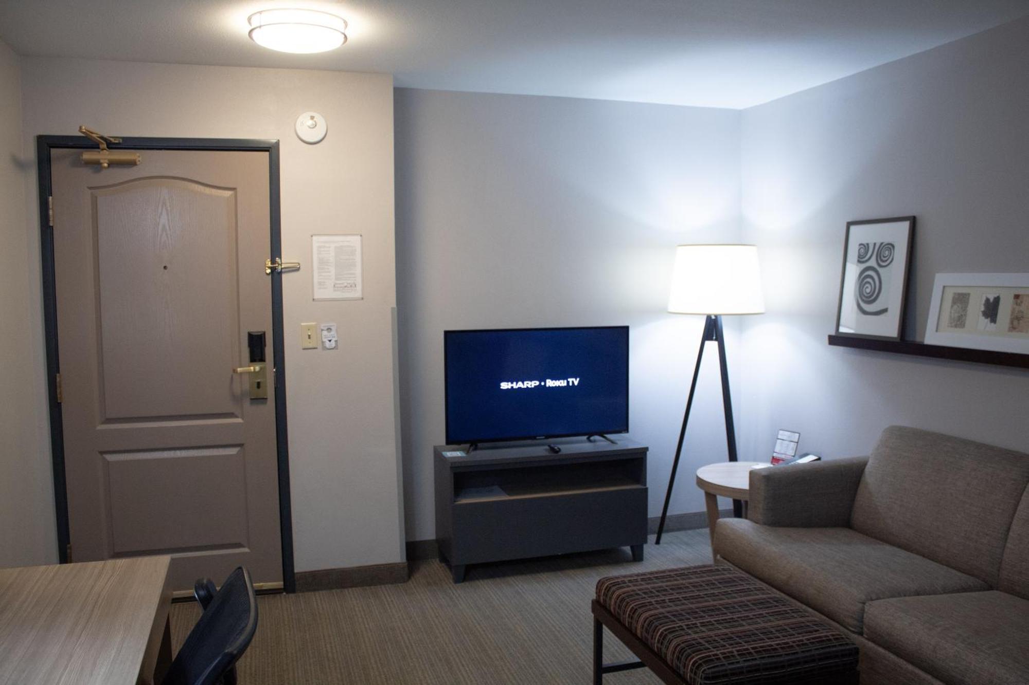 Country Inn & Suites By Radisson, Big Rapids, Mi מראה חיצוני תמונה