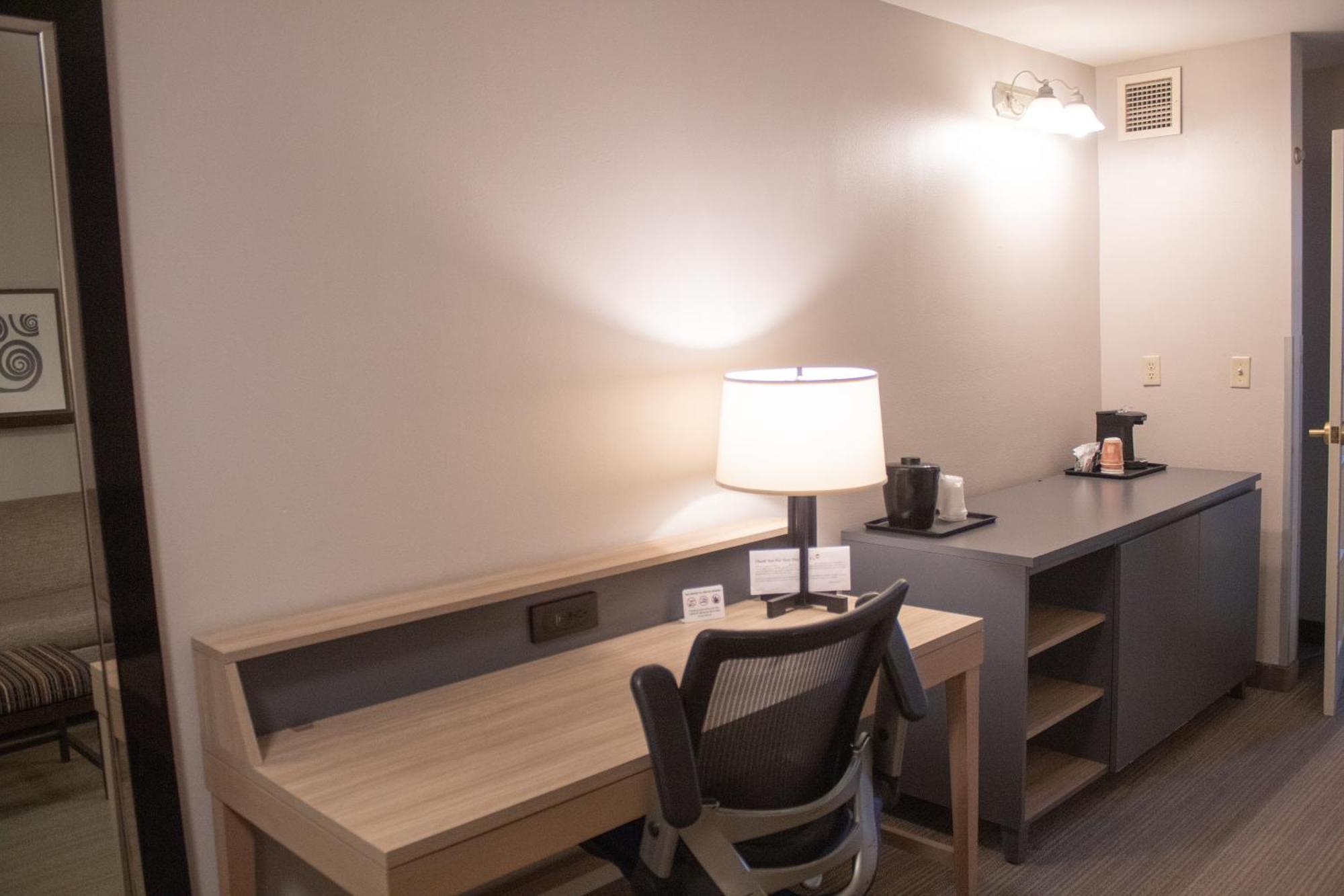 Country Inn & Suites By Radisson, Big Rapids, Mi מראה חיצוני תמונה
