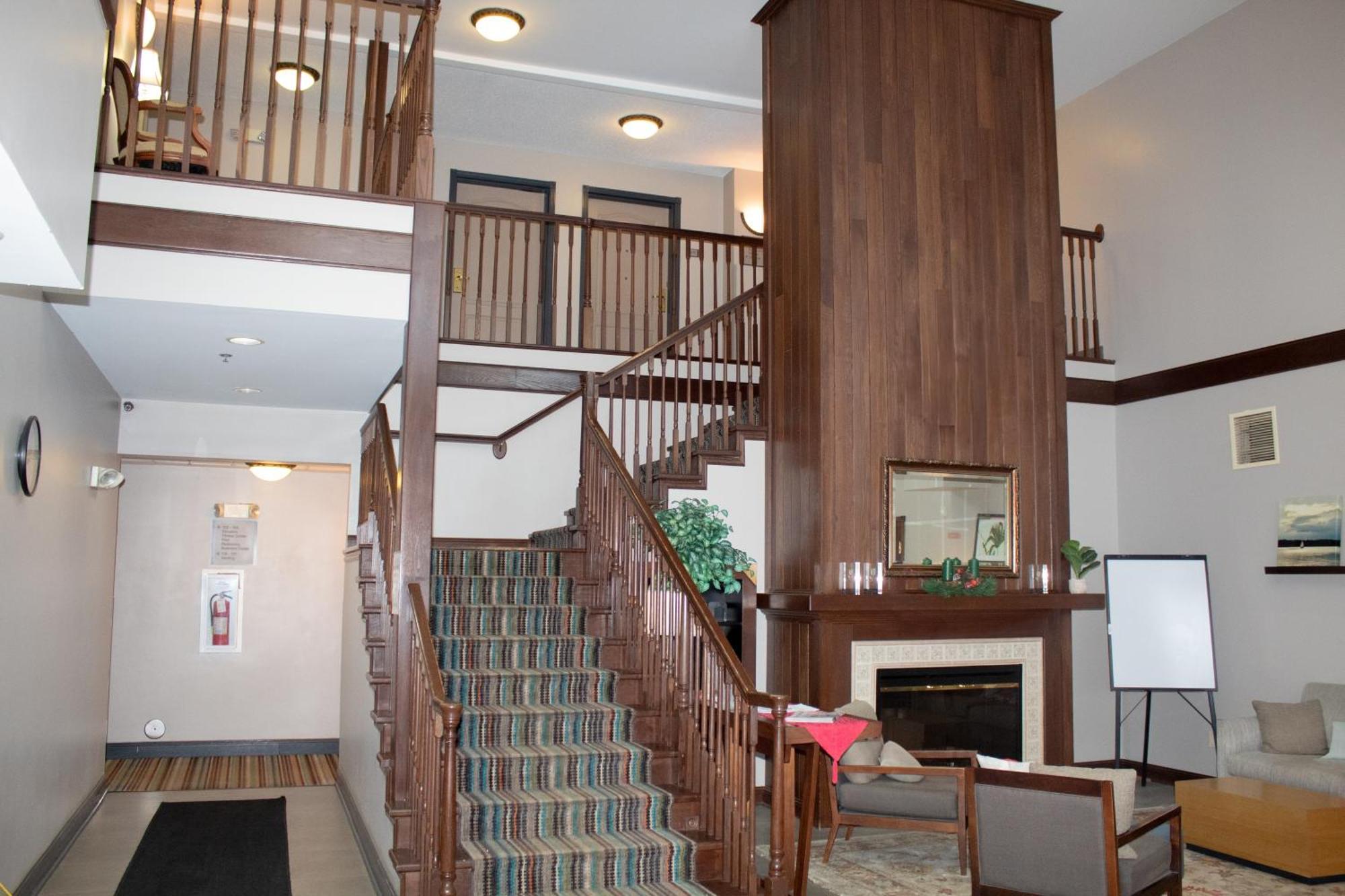 Country Inn & Suites By Radisson, Big Rapids, Mi מראה חיצוני תמונה