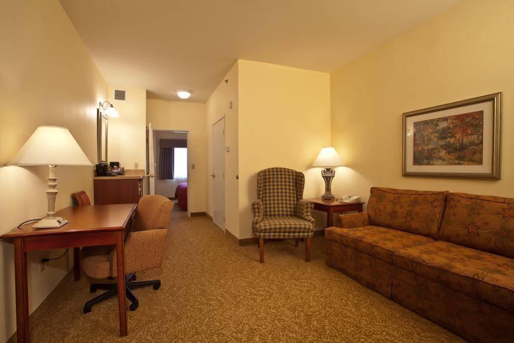 Country Inn & Suites By Radisson, Big Rapids, Mi חדר תמונה